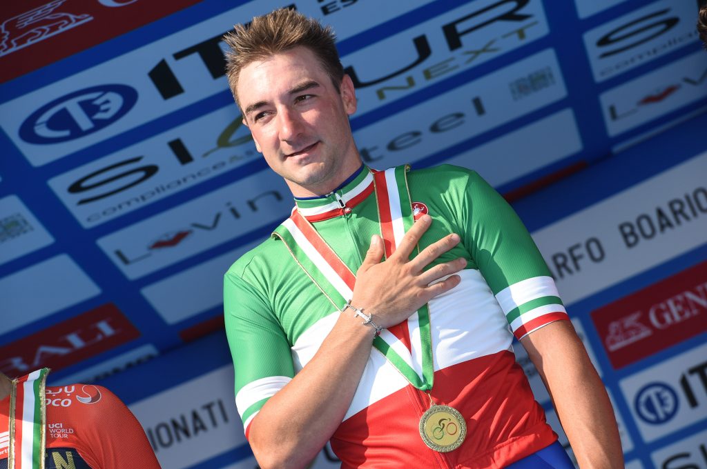 elia-viviani-campeon-italia-maillot.jpg