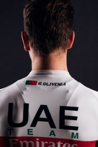 uae-emirates-maillot-2019-8