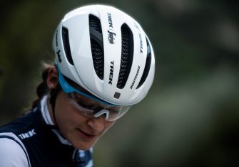 XXX WaveCel Road Helmet_Lifestyle_12