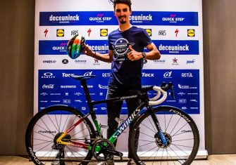 Julian Alaphilippe se tiñe de arcoíris (Galería de fotos)