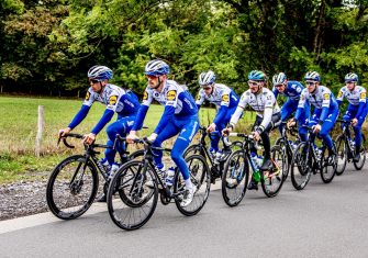 Julian Alaphilippe se tiñe de arcoíris (Galería de fotos)