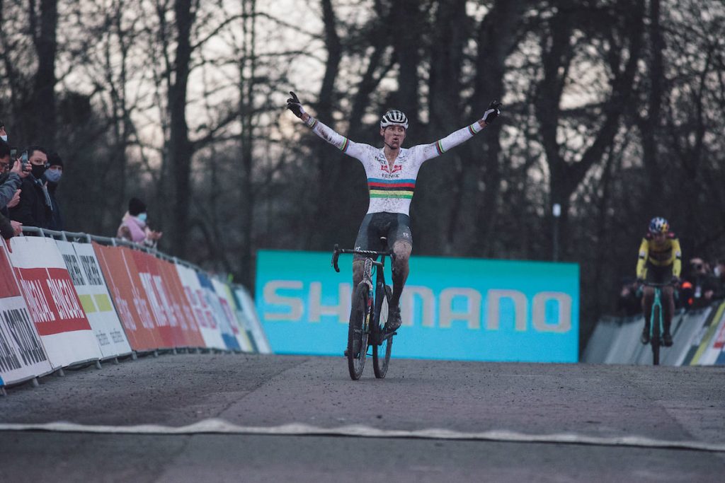 mathieu-van-der-poel-namur-wout-van-aert-2021 - Zikloland