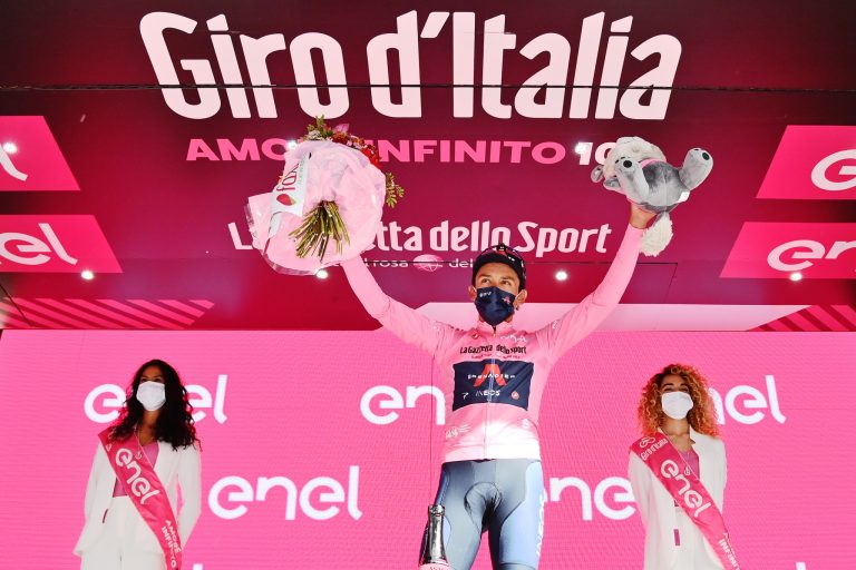 giro-italia-2021-sterrato-egan-bernal-16 - Zikloland