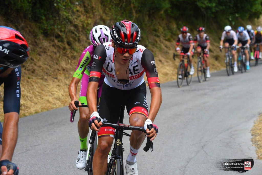 juan-ayuso-uae-giro-appennino-2021